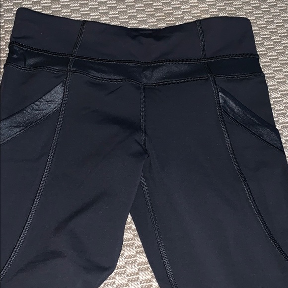 Lululemon cropped leggings - Picture 3 of 5